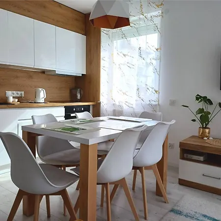 Amber Comfort Z Prywatnym Miejscem Parkingowym קולובז'ג